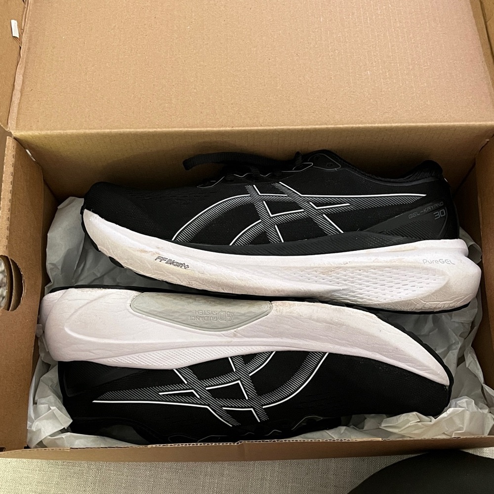 ASICS Gel Black and White Athletic trainers - Picture 7 of 12